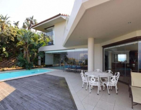 Exceptional 5 bedroom villa with pool